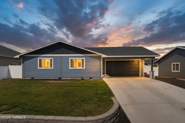 609 Eagle Nest Dr, Granger, WA 98932