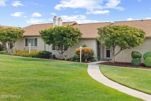 5701 W Chestnut Ave #17, Yakima, WA 98908