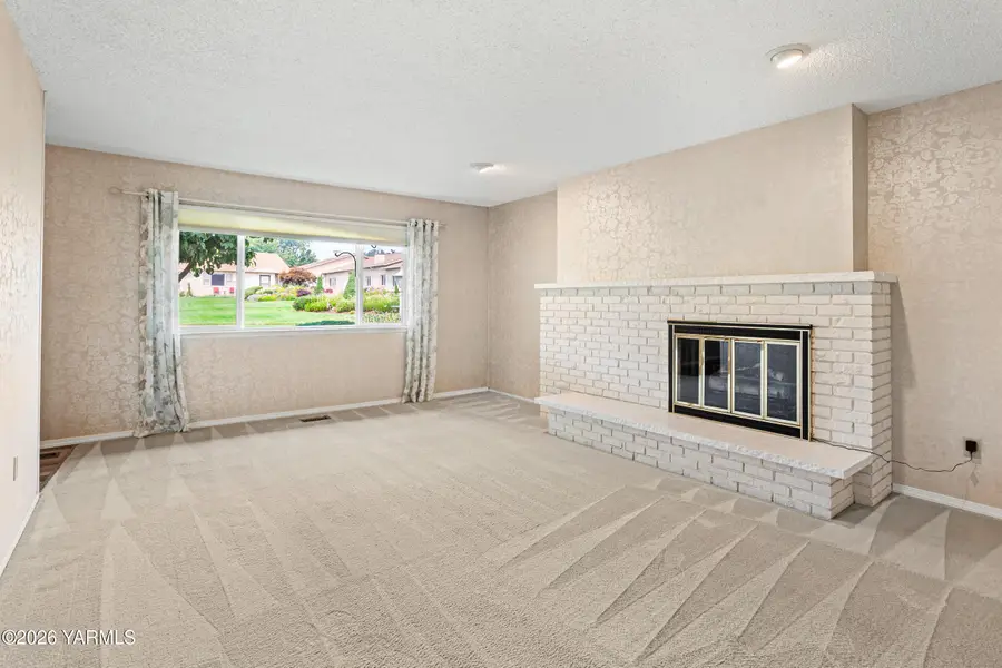 5701 W Chestnut Ave #17, Yakima, WA 98908 - #2