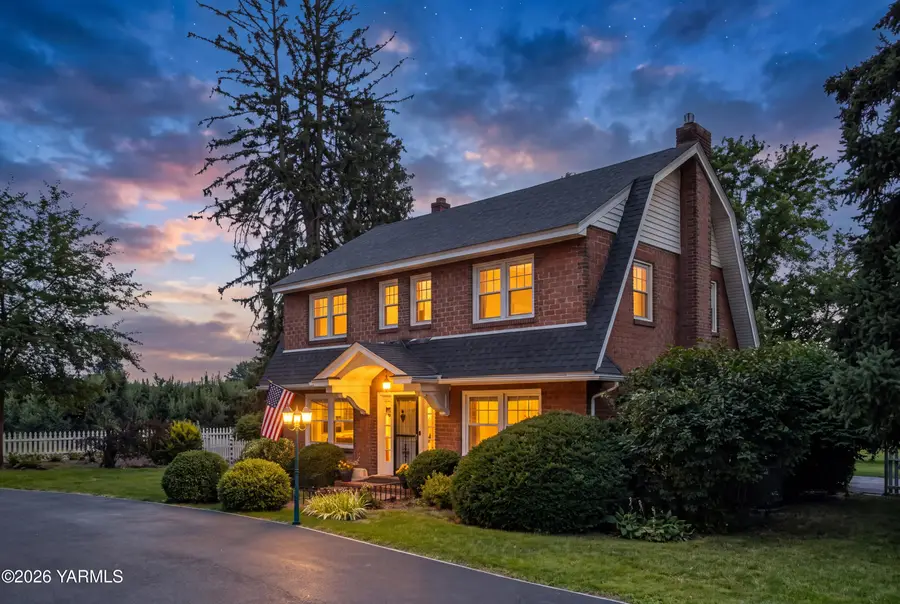 912 Cherry Ln, Grandview, WA 98930 - #2