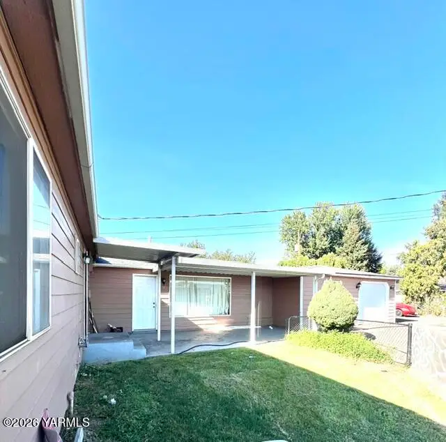 1023 S 36th Ave, Yakima, WA 98902 - #2