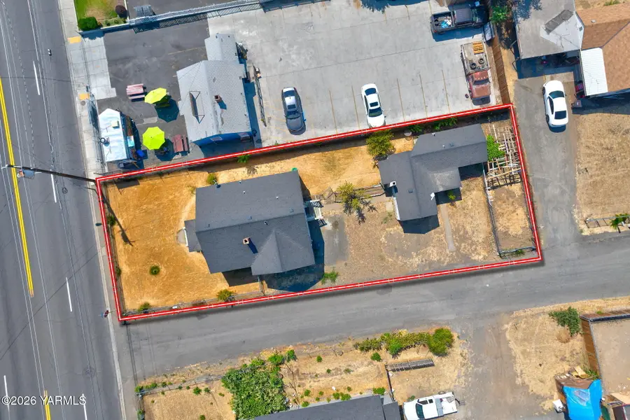 810 N 16th Ave, Yakima, WA 98902 - #2
