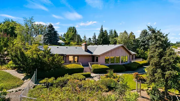 4701 Hilltop Ln, Yakima, WA 98908