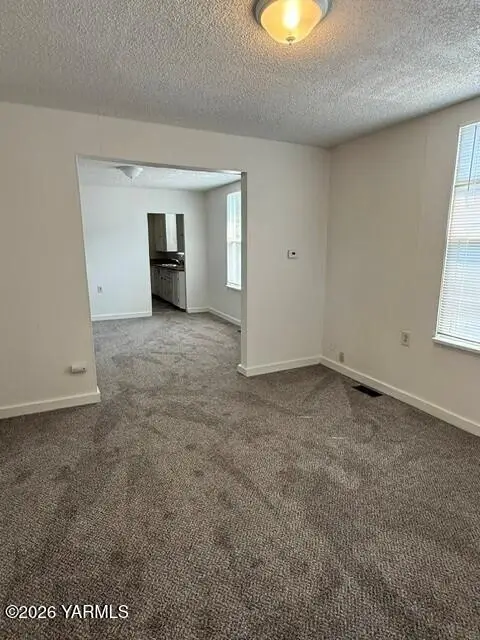 707 S 14th Ave, Yakima, WA 98902 - #3