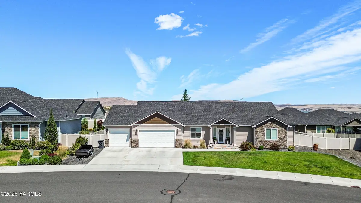 1475 Valhalla Lp, Selah, WA 98942 - #1