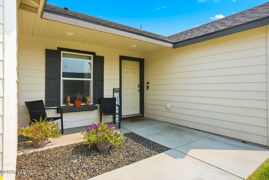 511 Lacoursiere St, Moxee, WA 98936 - #2