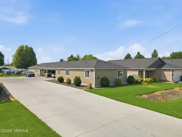 624 E 4th St, Grandview, WA 98930