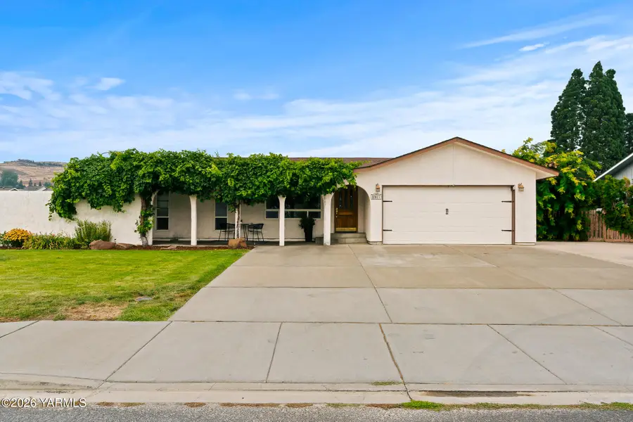 8907 W Yakima Ave, Yakima, WA 98908 - #3
