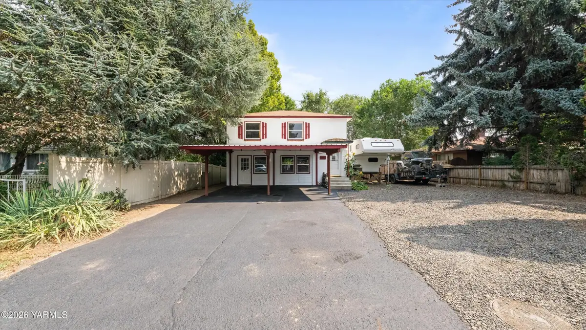 1605 S 15th Ave, Yakima, WA 98902 - #1