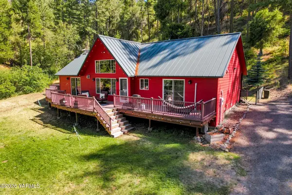 136 Flying H Lp, Naches, WA 98937