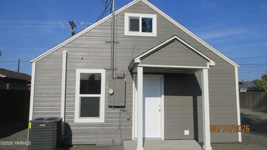 1915 S 3rd Ave, Union Gap, WA 98903 - #3