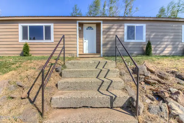 8943 Naches Heights, Tieton, WA 98947