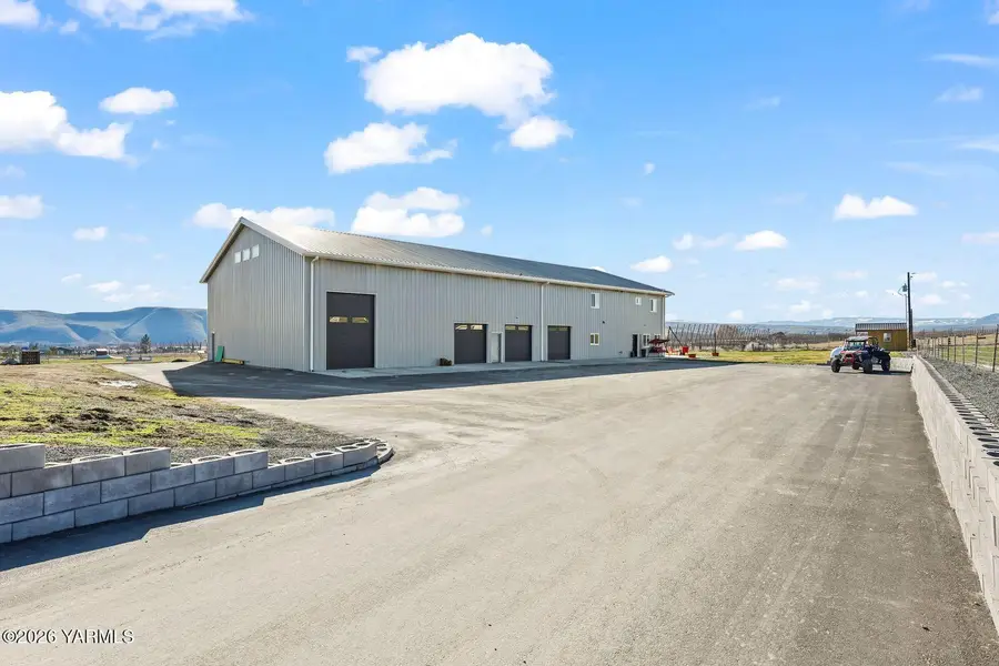 190 Gopher Rd, Selah, WA 98942 - #2