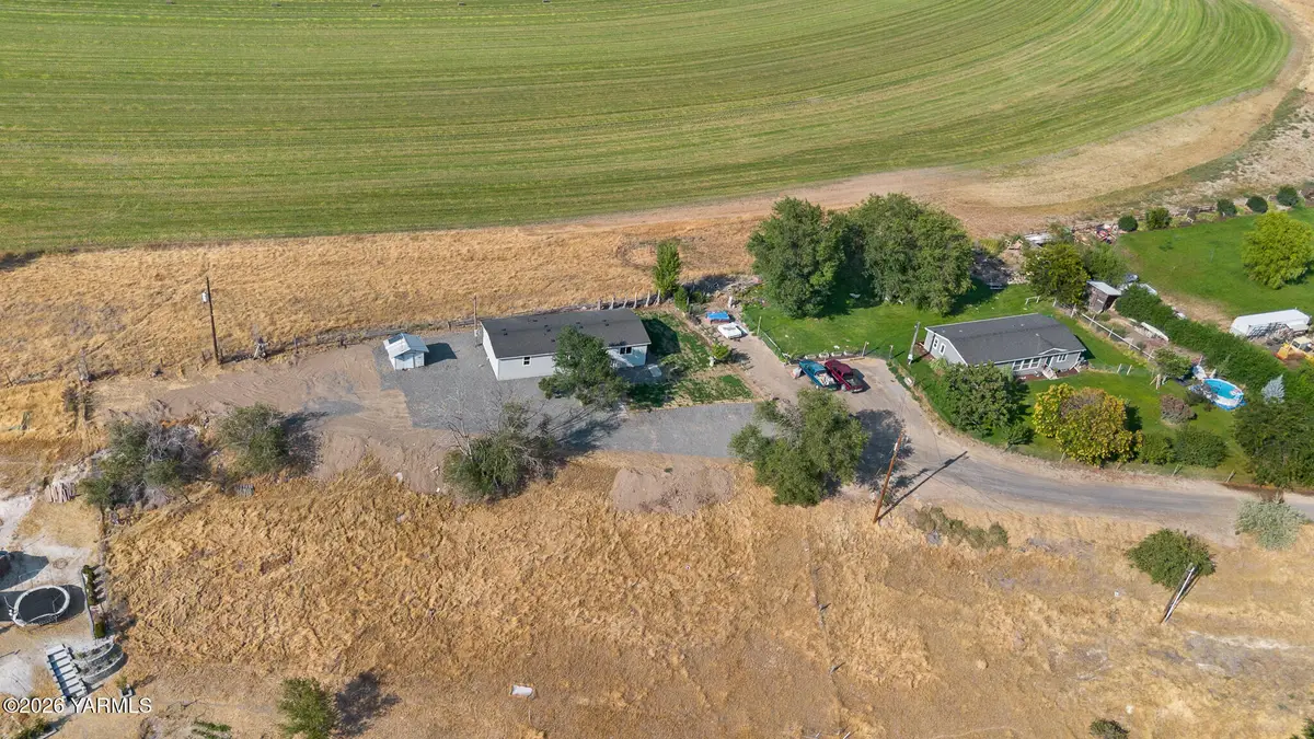 6841 N Wenas Rd, Selah, WA 98942 - #1