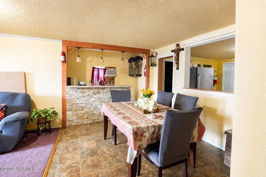707 N 3rd St, Yakima, WA 98901 - #3