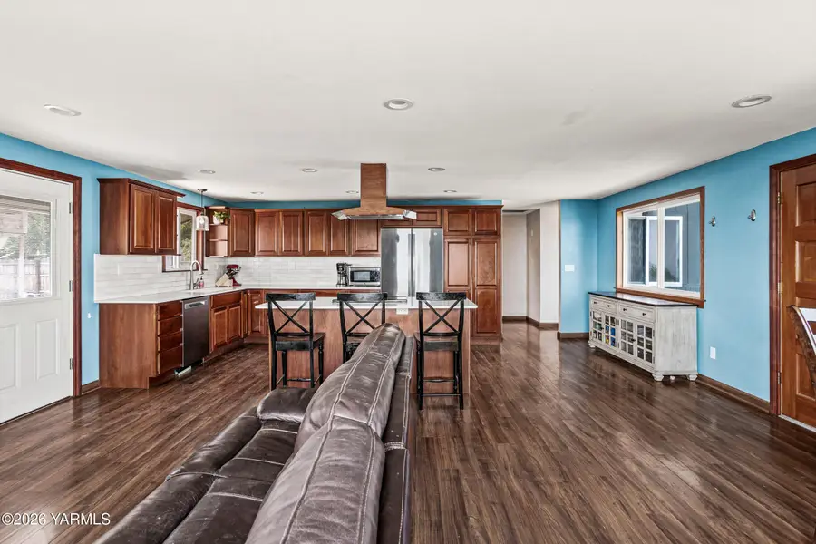 70 Herlou Dr, Selah, WA 98942 - #3