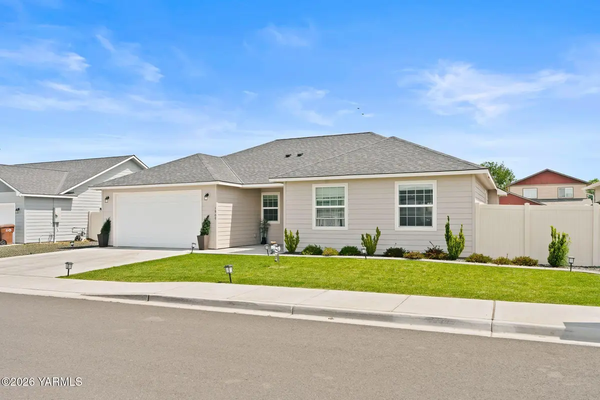 1909 S 61st Ave, Yakima, WA 98903 - #1