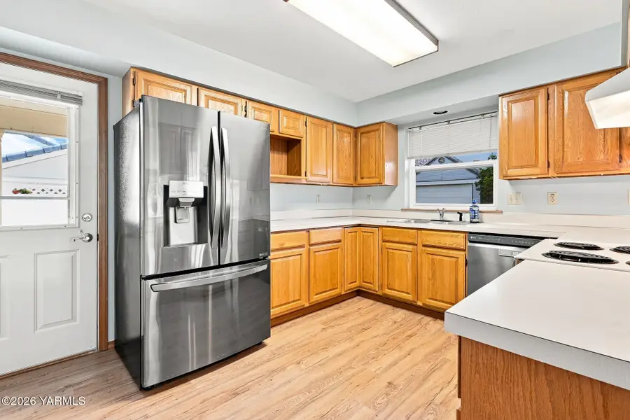 4938 Pear Tree, Yakima, WA 98908 - #2