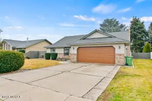 5406 Meadow Ln, Yakima, WA 98908 - #2