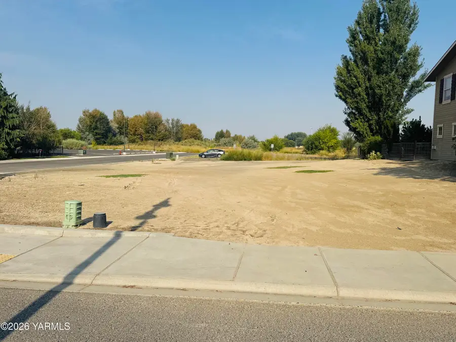 800 Fountain, Zillah, WA 98953 - #2