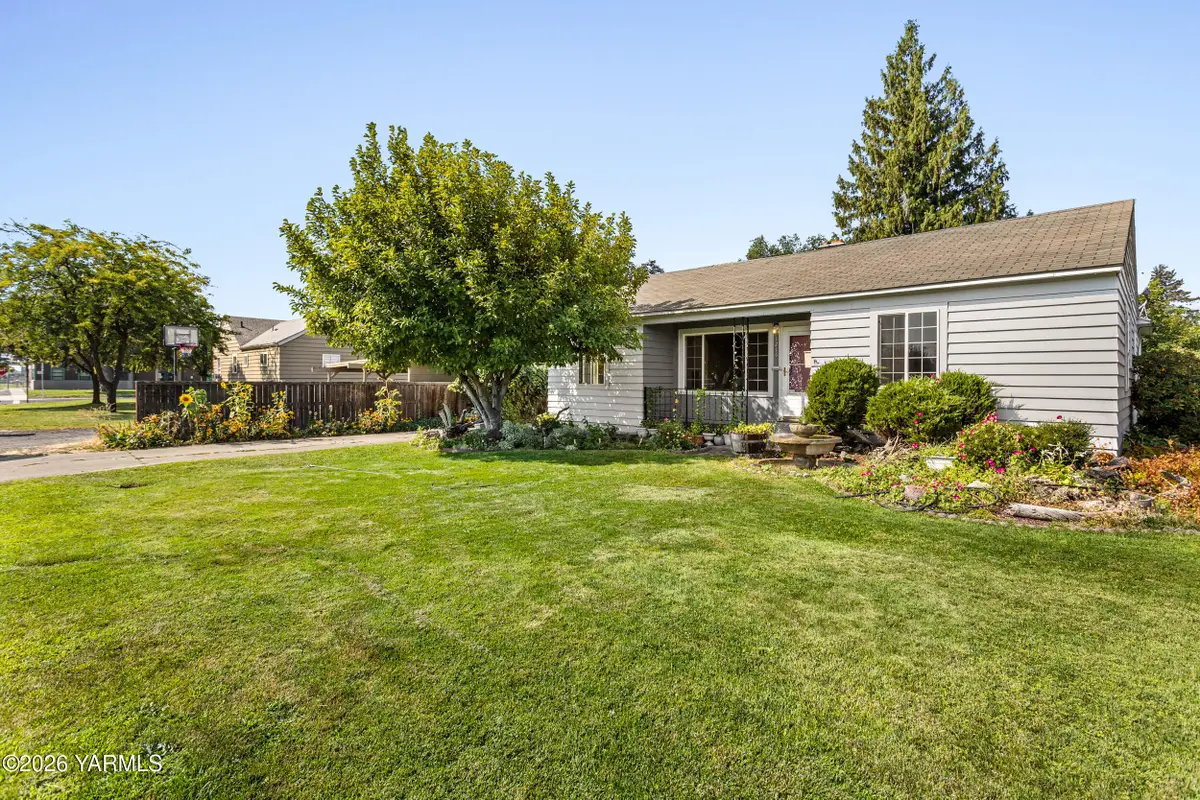 1216 S 4th, Yakima, WA 98902 - #1