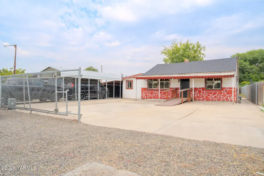 1502 Sunnyside Mabton, Sunnyside, WA 98944 - #2