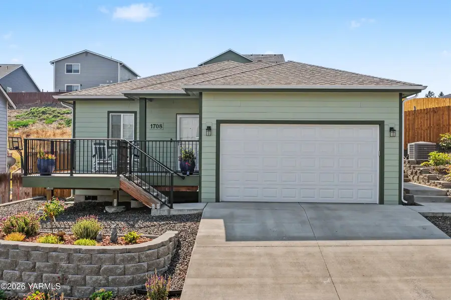 1708 W Naches, Selah, WA 98942 - #2