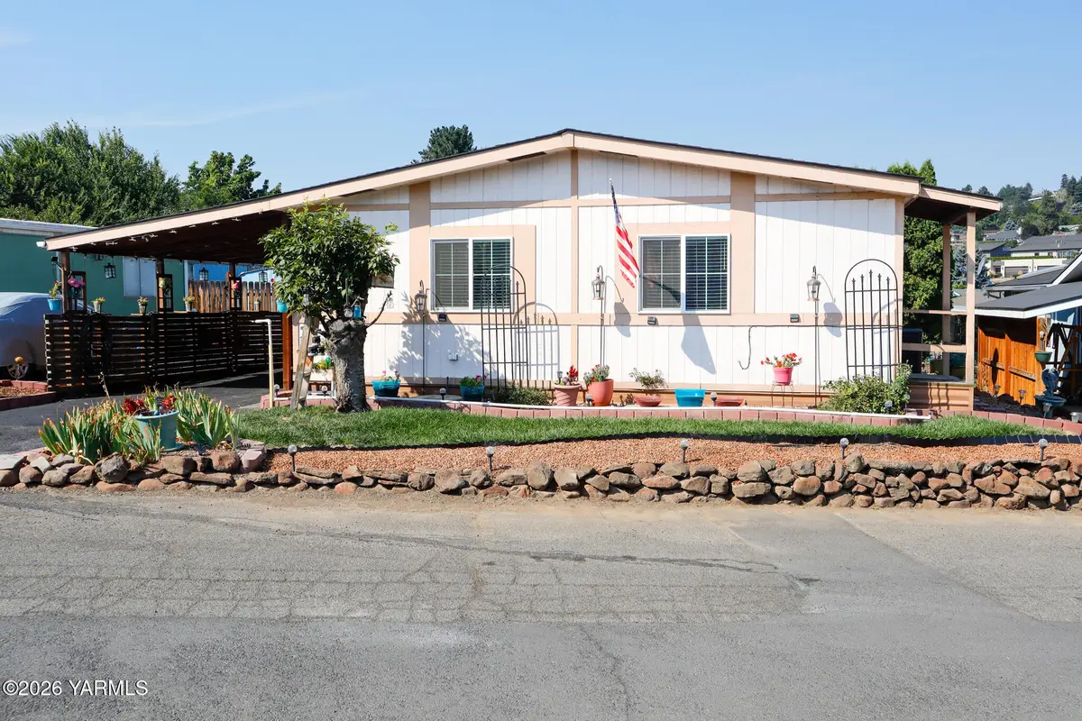 802 N 40th Ave #42, Yakima, WA 98908 - #1