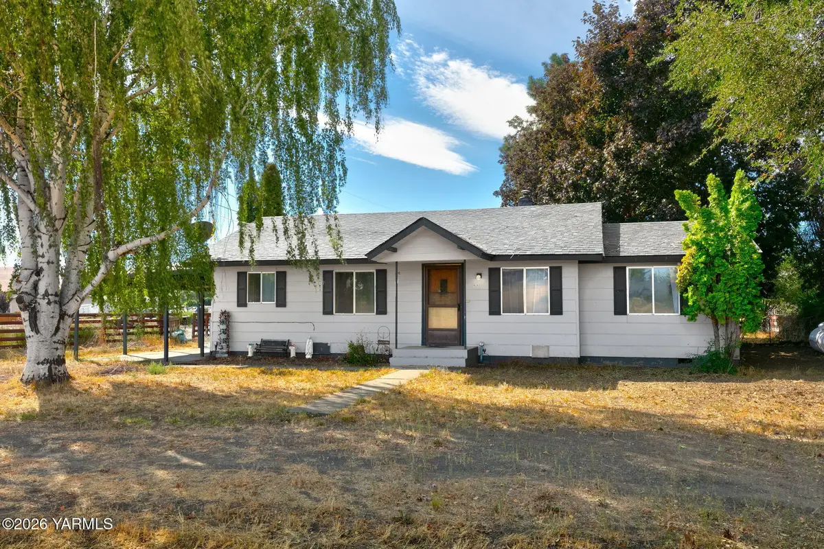 8202 Ahtanum, Yakima, WA 98903 - #1