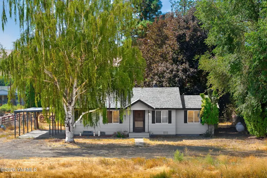 8202 Ahtanum, Yakima, WA 98903 - #3