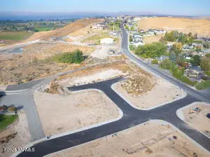 838 Sunlight Ln, Selah, WA 98942 - #3