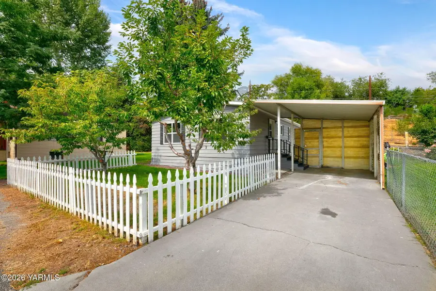 1130 N Wenas, Selah, WA 98942 - #2