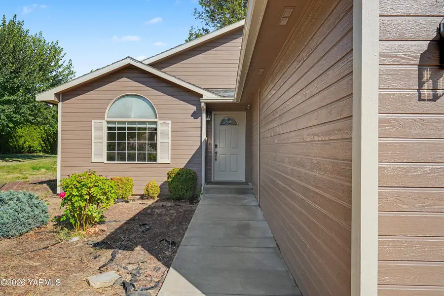 11201 Summitview, Yakima, WA 98908 - #2