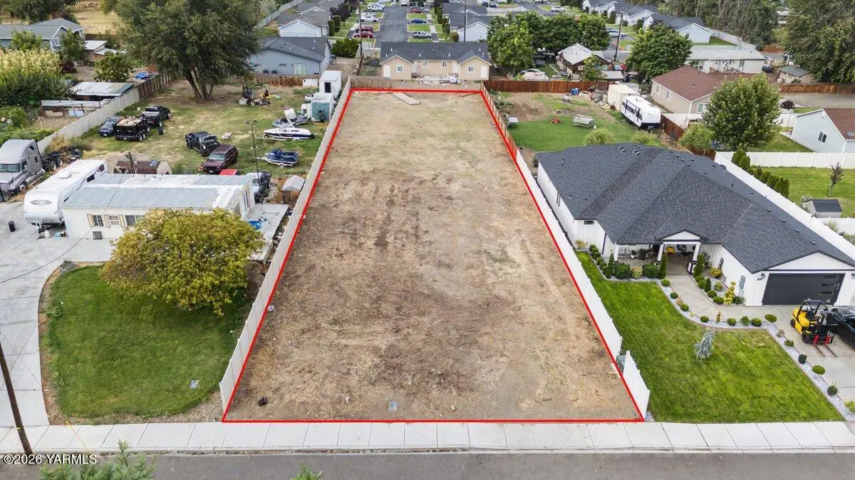 1420 South, Sunnyside, WA 98944 - #1