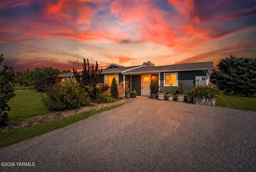 121 Shaw, Selah, WA 98942 - #3