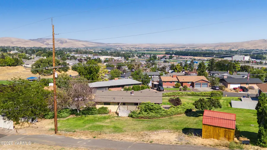 510 N 4th, Selah, WA 98942 - #2