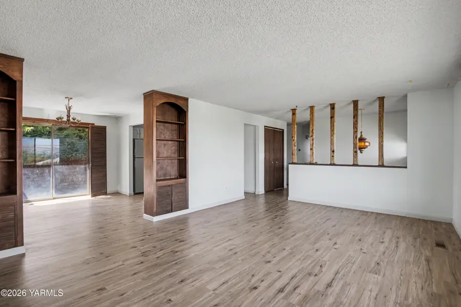 510 N 4th, Selah, WA 98942 - #3