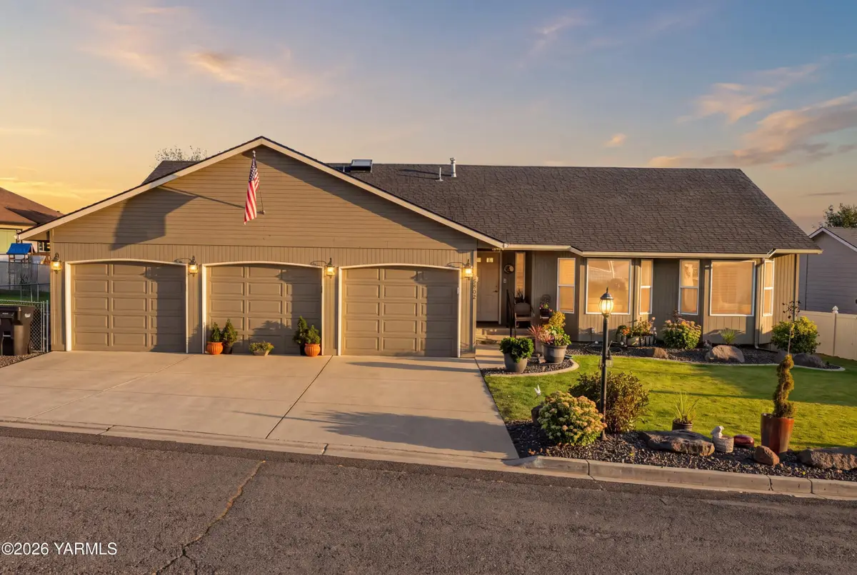 5602 Channel, Yakima, WA 98901 - #1