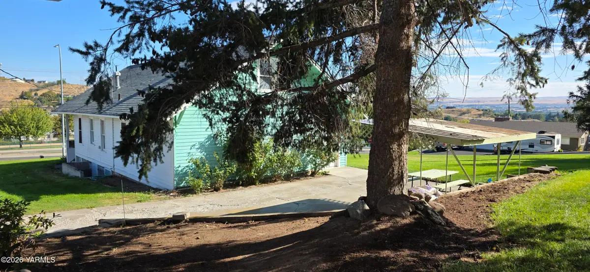 1304 W Fremont, Selah, WA 98942 - #1