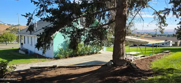 1304 W Fremont, Selah, WA 98942