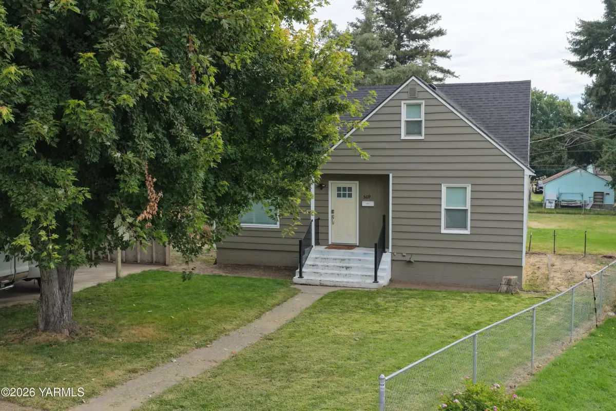 509 Crescent, Grandview, WA 98930 - #1