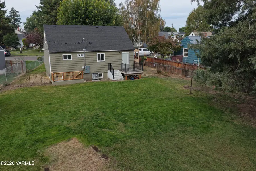 509 Crescent, Grandview, WA 98930 - #2