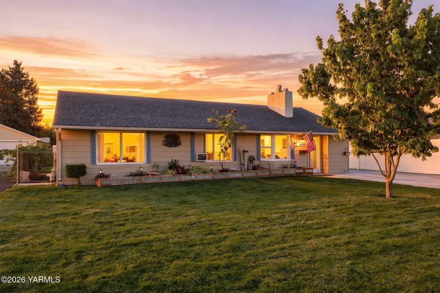 1207 S 2nd, Yakima, WA 98902 - #2