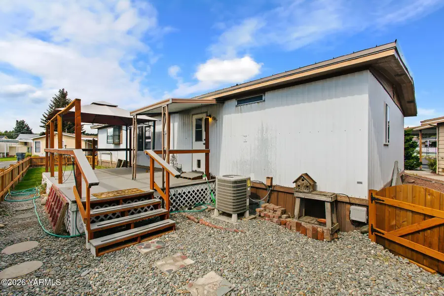 903 N 34th, Yakima, WA 98908 - #3