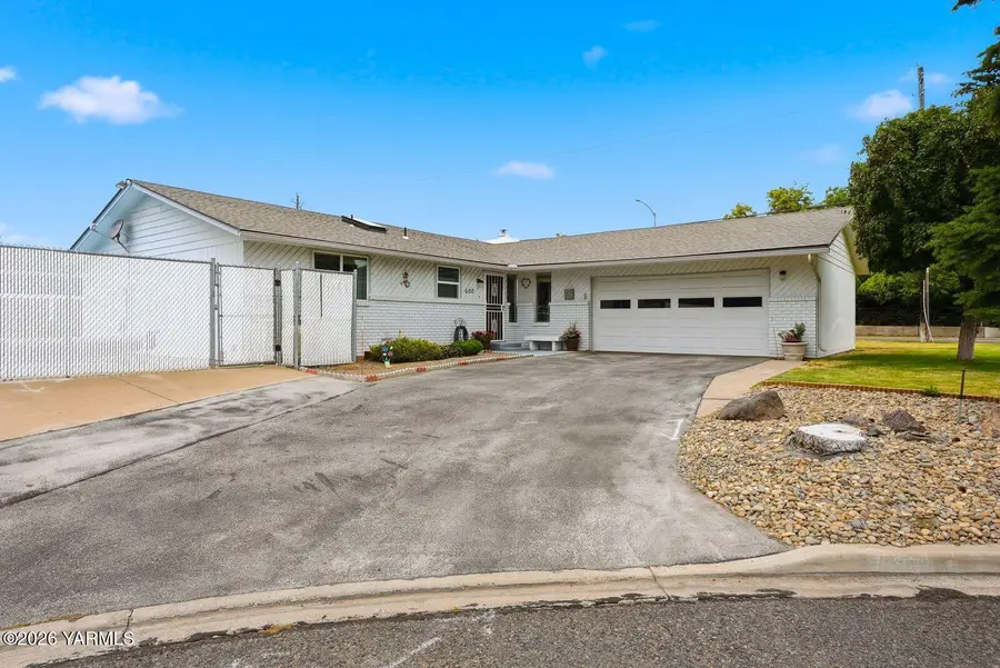 600 S 69th, Yakima, WA 98908 - #3