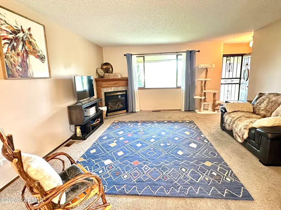 101 N 48th, Yakima, WA 98908 - #3