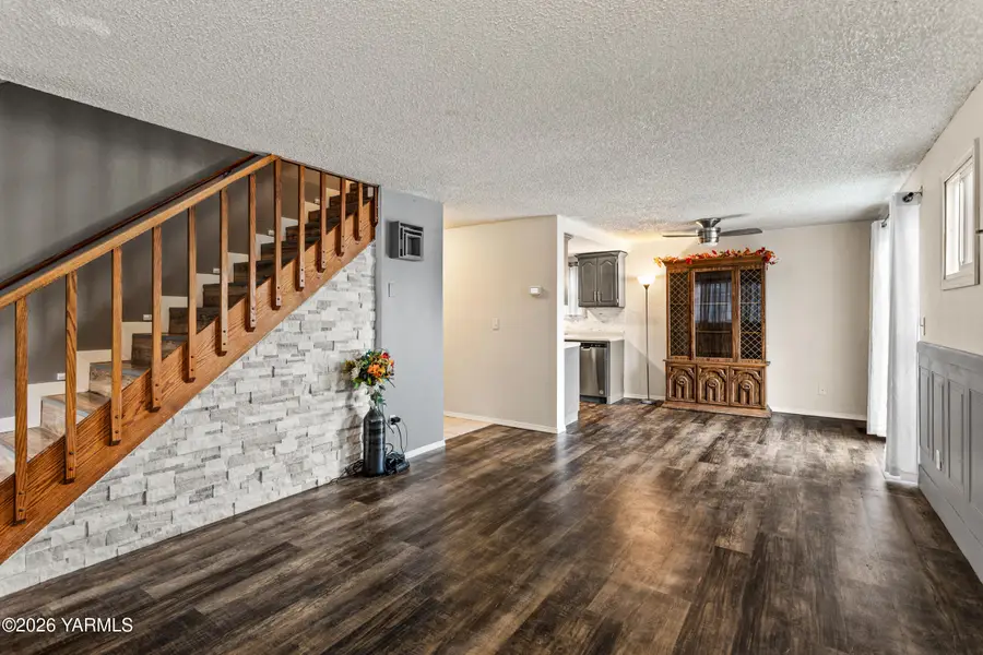 1711 S 66th, Yakima, WA 98908 - #2