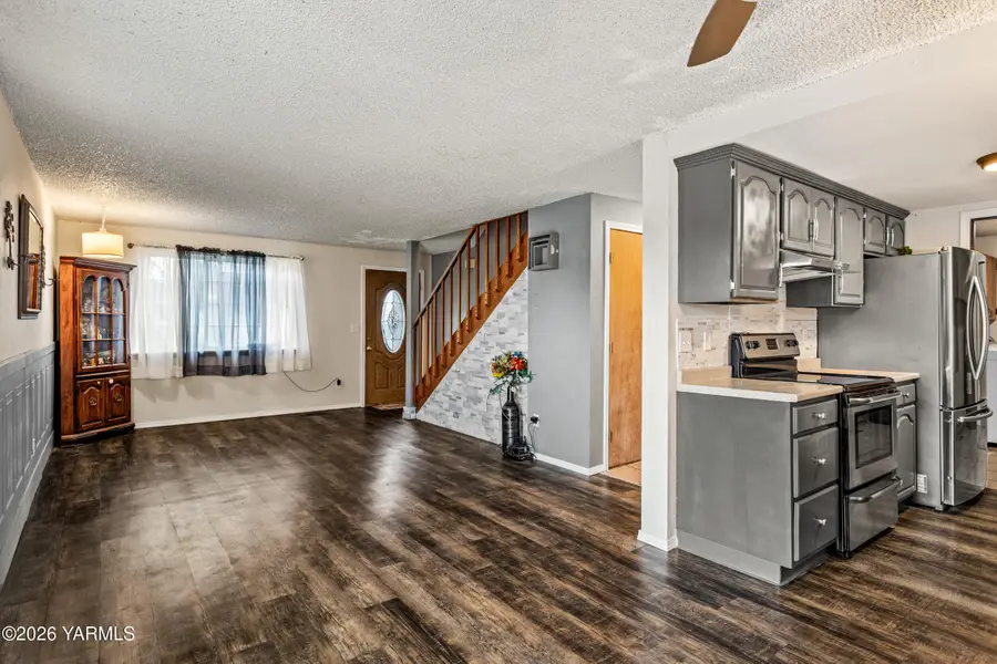 1711 S 66th, Yakima, WA 98908 - #3