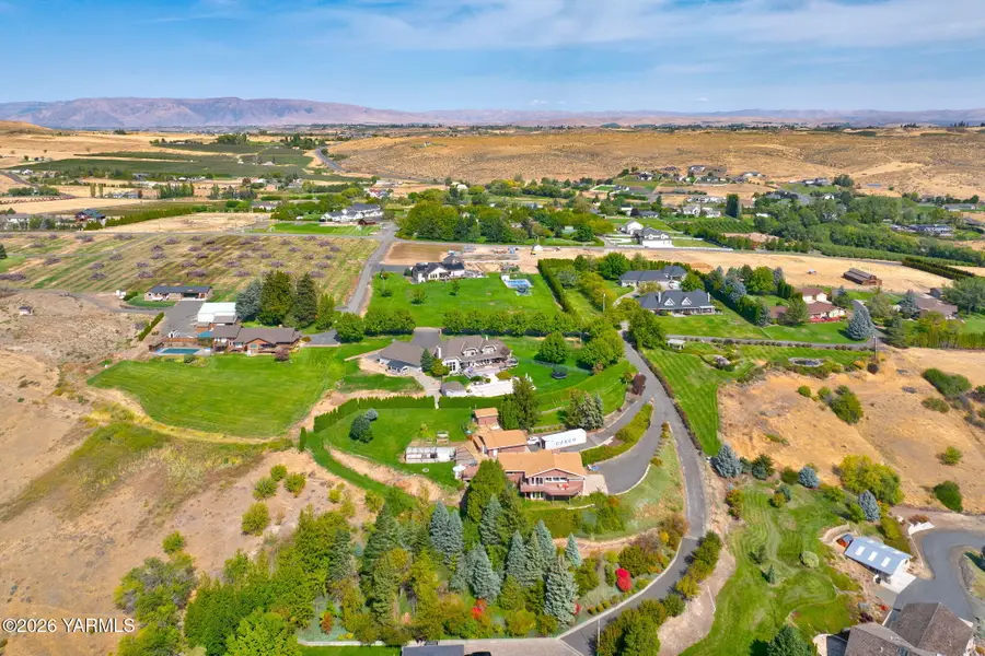 420 Aeroview, Yakima, WA 98908 - #2