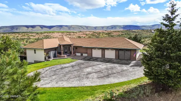 131 Dove Trail, Yakima, WA 98908